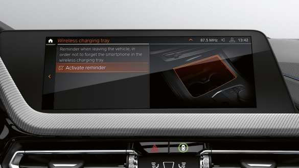 Telephony with wireless charging. Telephony with wireless charging in the BMW 1 Series.
