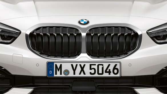 BMW 1 Series double kidney grille. Double kidney grille of the BMW 1 Series Model Sport Line in Mineral White metallic.