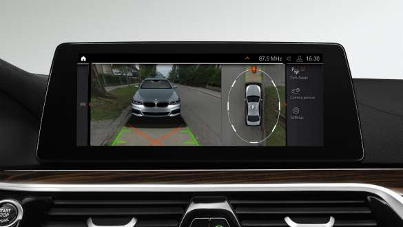 Parking Assistant Plus BMW 5 Series Sedan Parking Assistant Plus BMW 5 Series Sedan 540i Sedan G30 Bluestone metallic