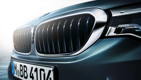 Active air stream kidney grille BMW 5 Series Sedan Active air stream kidney grille BMW 5 Series Sedan 540i Sedan G30 Bluestone metallic close-up front