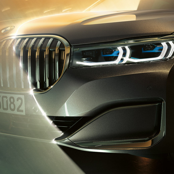 BMW 7 Series Sedan kidney grille and laserlight BMW 7 Series Sedan: close-up of front with big kidney grille and laserlight