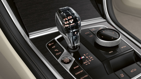 BMW M850i xDrive Dravit Grey metallic, 'CraftedClarity' glass application. BMW M850i xDrive Dravit Grey metallic, 'CraftedClarity' glass application.