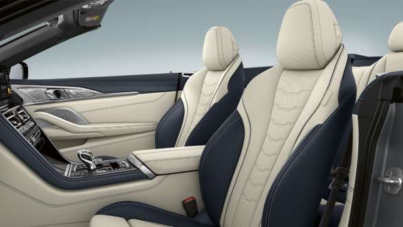 Multifunction seats BMW 8 Series Convertible G14 LCI Facelift 2022 Multifunction seats BMW 8 Series Convertible G14 LCI Facelift 2022 interior with open softtop