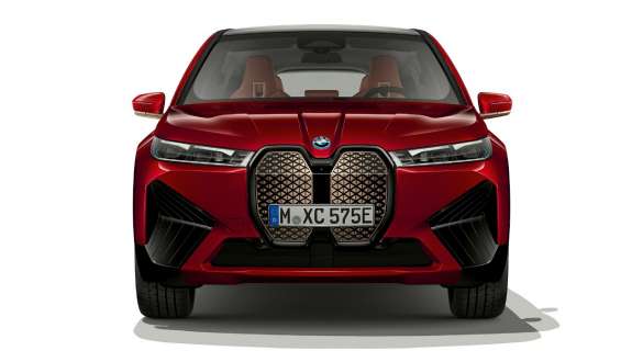 BMW iX i20 electric SUV front view  BMW iX electric SUV Aventurin Red i20 front view