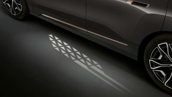 BMW iX M60 i20 2022 electric SUV Great Entrance Moments