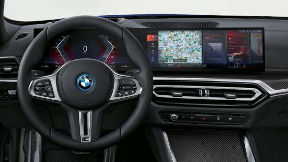 BMW Live Cockpit Professional with BMW Curved Display BMW i4 M50 G26 2021 interior cockpit 