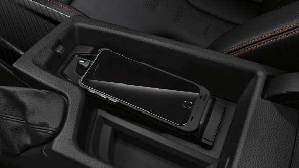 Telephony with wireless charging BMW M4 Coupé, Telephony with wireless charging