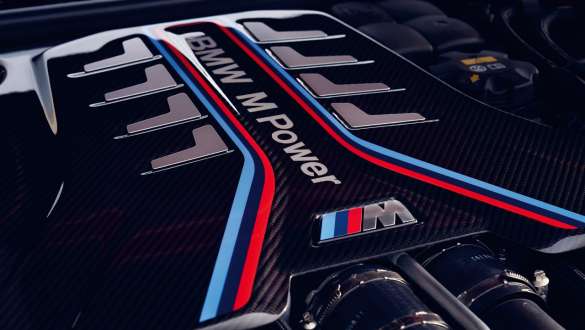 BMW M TwinPower Turbo 8-cylinder petrol engine BMW M5 F90 2020 BMW M TwinPower Turbo 8-cylinder petrol engine BMW M5 F90 LCI Facelift 2020 close-up engine cover