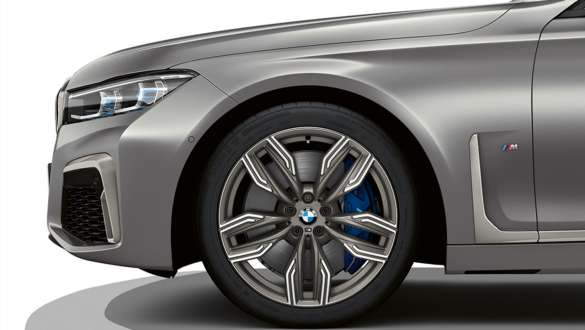 BMW M760Li xDrive Sedan G11 G12 2019 20" M light alloy wheels Double-spoke style 760 M with mixed tyres BMW M760Li xDrive Sedan G11 G12 2019 Frozen Dark Silver metallic 20" M light alloy wheels Double-spoke style 760 M with mixed tyres