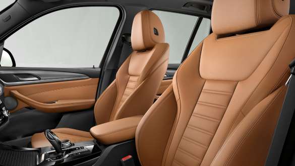BMW X3 M40i and BMW X3 M40d, sports seats. BMW X3 M40i and BMW X3 M40d, interior, sports seats for driver and front passenger.