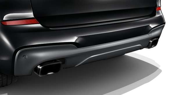 BMW X3 M40i and BMW X3 M40d SUV G01, M Sport exhaust system. BMW X3 M40i and BMW X3 M40d SUV G01 in Black Sapphire metallic, exterior, rear with M Sport exhaust system.