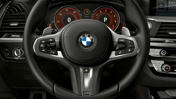 BMW X4 M40i and BMW X4 M40d SUV G02, Variable sport steering. BMW X4 M40i and BMW X4 M40d SUV G02, interior, cockpit, M leather steering wheel, Variable sport steering.