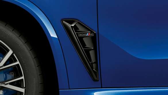 M side gills of the BMW X5 M Competition M side gills BMW X5 M Competition F95 Marina Bay Blue metallic exterior