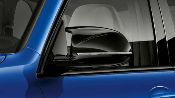 Mirror caps BMW X5 M Competition SUV F95 Mirror caps in Black high-gloss BMW X5 M Competition SUV F95 Marina Bay Blue metallic exterior