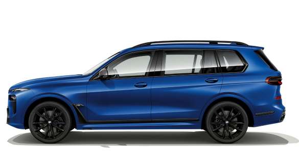 BMW X7 M60i xDrive G07 LCI Frozen Marina Bay Blue side view standing BMW X7 M60i xDrive G07 LCI Frozen Marina Bay Blue side view standing