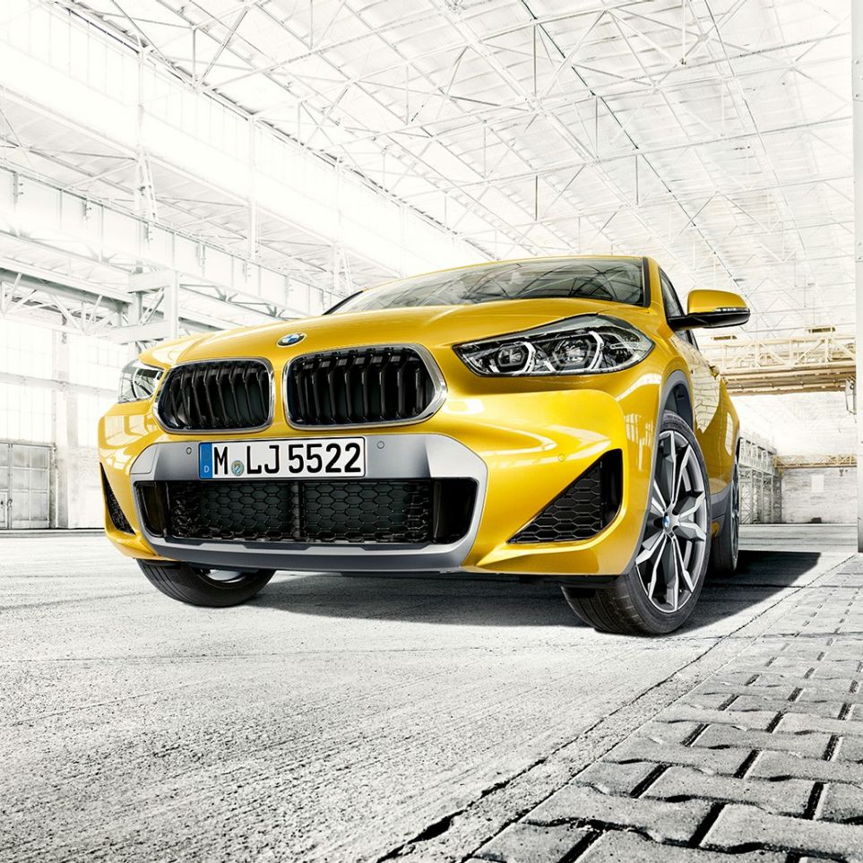Double kidney BMW X2 F39 BMW X2 2020 F39 Brooklyn Grey three quarter front view Double kidney