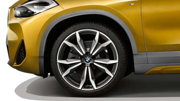 Wheel arches BMW X2 SUV F39 Wheel arches BMW X2 SUV 2018 F39 Galvanic Gold metallic side view