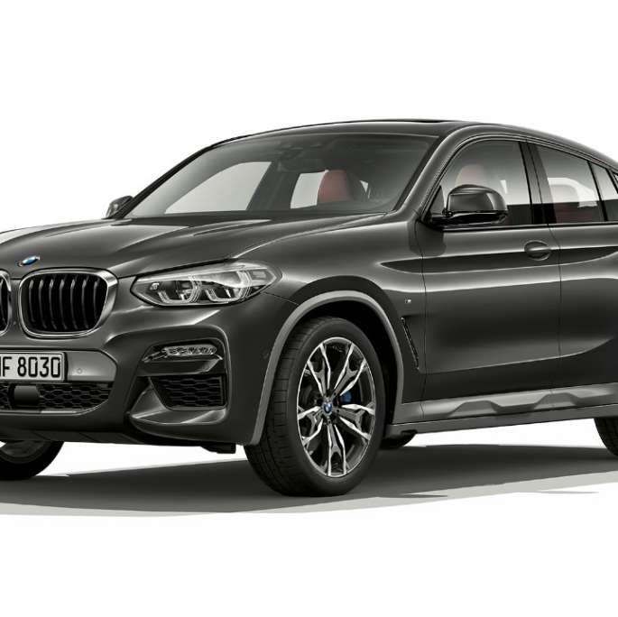 Three-quarter front view BMW X4 Model M Sport X BMW X4 xDrive30i Model M Sport X G02 2018 Sophisto Grey brilliant effect three-quarter front view