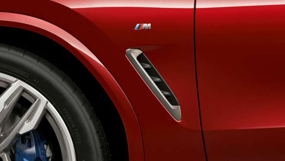 Air Breather BMW X4 Air Breather BMW X4 M40i G02 2018 Flamenco Red brilliant effect close-up