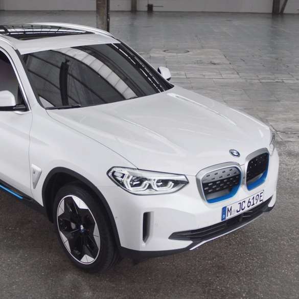 BMW iX3 SUV G08 exterior design video BMW iX3 SUV G08 2020 Mineral White metallic exterior design video