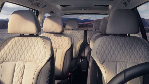 6 seats View from the front of the 6 seats BMW X7 G07 LCI 6 seats View of the 6 seats in the interior from the front BMW X7 G07 LCI