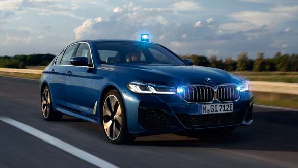 BMW 7 Series G12LCI security vehicle BMW 7 Series G12LCI security vehicle 2/3 front view driving road