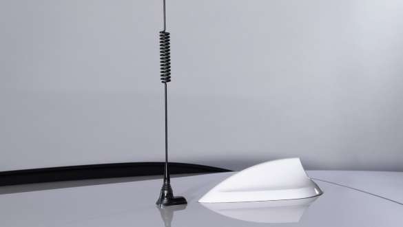 Tetra multiband antenna Tetra multiband antenna Procom 640mm BMW F48 detail view
