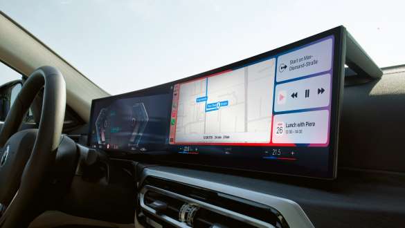 Dashboard view with Curved Display Screen Apple car play Dashboard view with Curved Display Screen CID OS8 Apple car play
