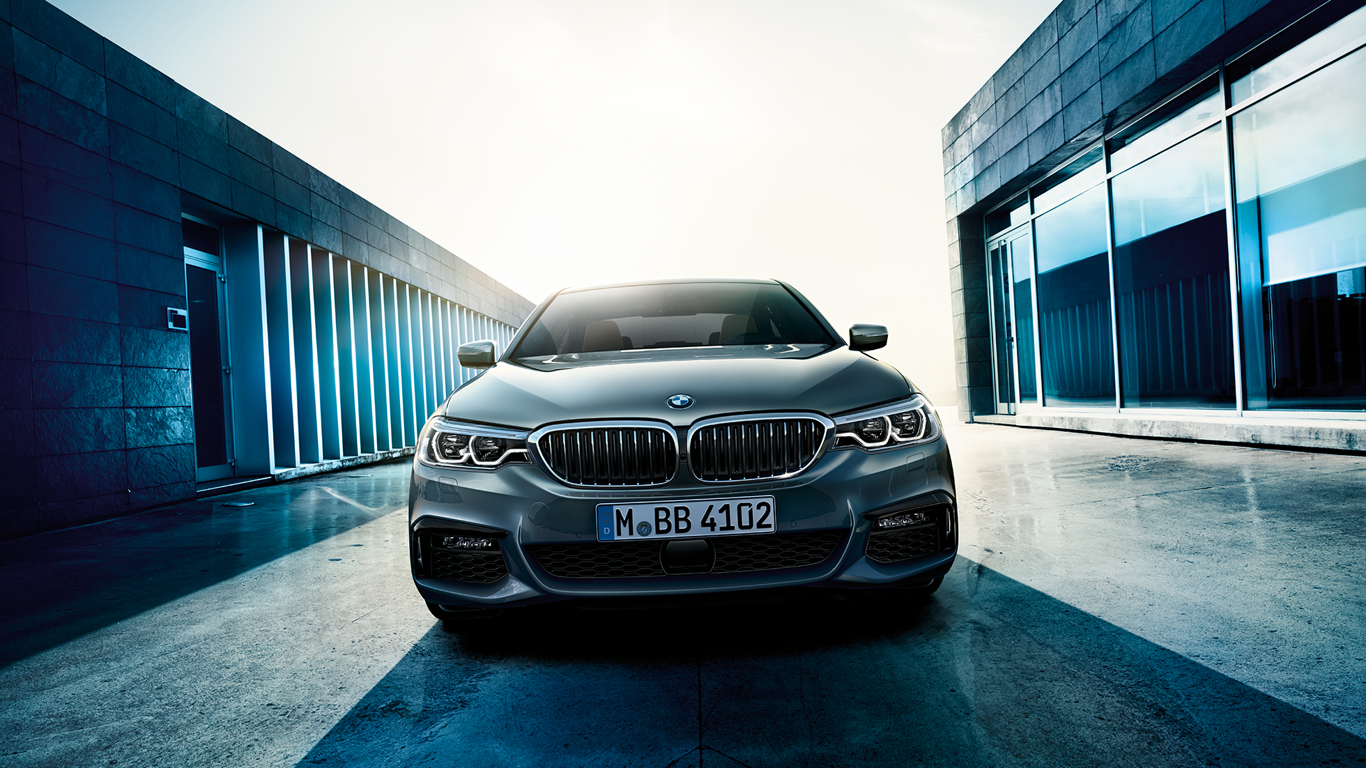 Exterior BMW 5 Series Sedan Exterior BMW 5 Series Sedan highlights 540i Sedan G30 Bluestone metallic front view