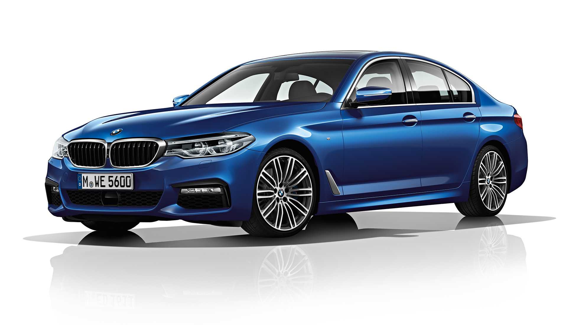 M Sport package three-quarter front view BMW 5 Series Sedan 540i Sedan M Sport package BMW 5 Series Sedan 540i Sedan G30 Mediterranean Blue metallic three-quarter front view