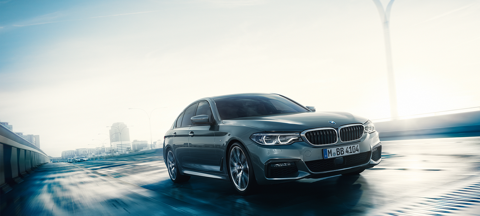 BMW 5 Series Sedan models equipment Models equipment BMW 5 Series Sedan 540i Sedan G30 Bluestone metallic three-quarter front view