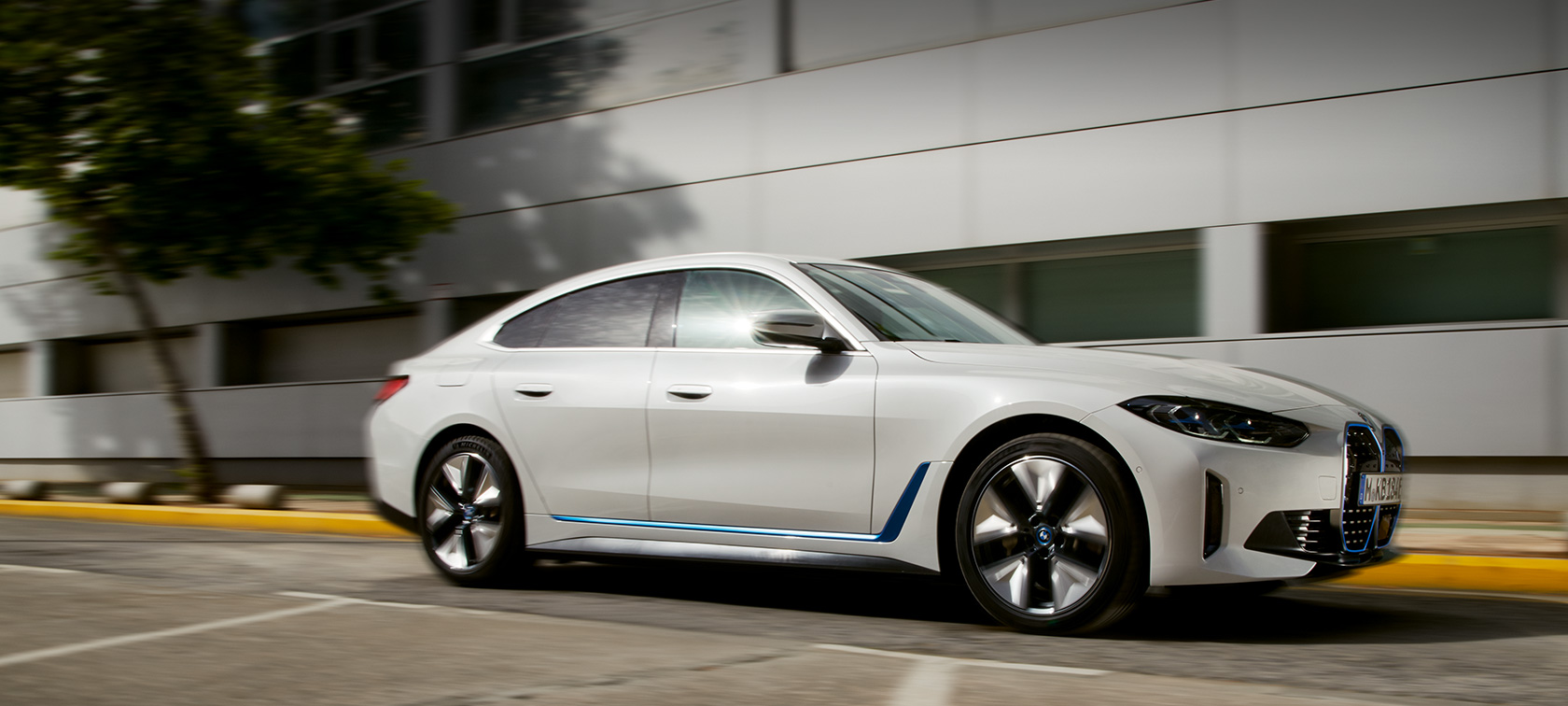 Bmw i4 shop delivery date