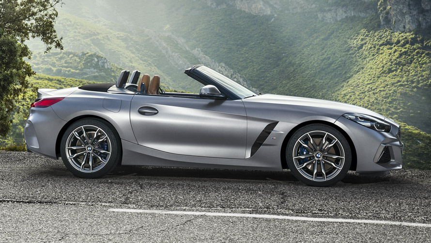 BMW Z4 M40i Roadster G29 side view BMW Z4 M40i Roadster G29 side view