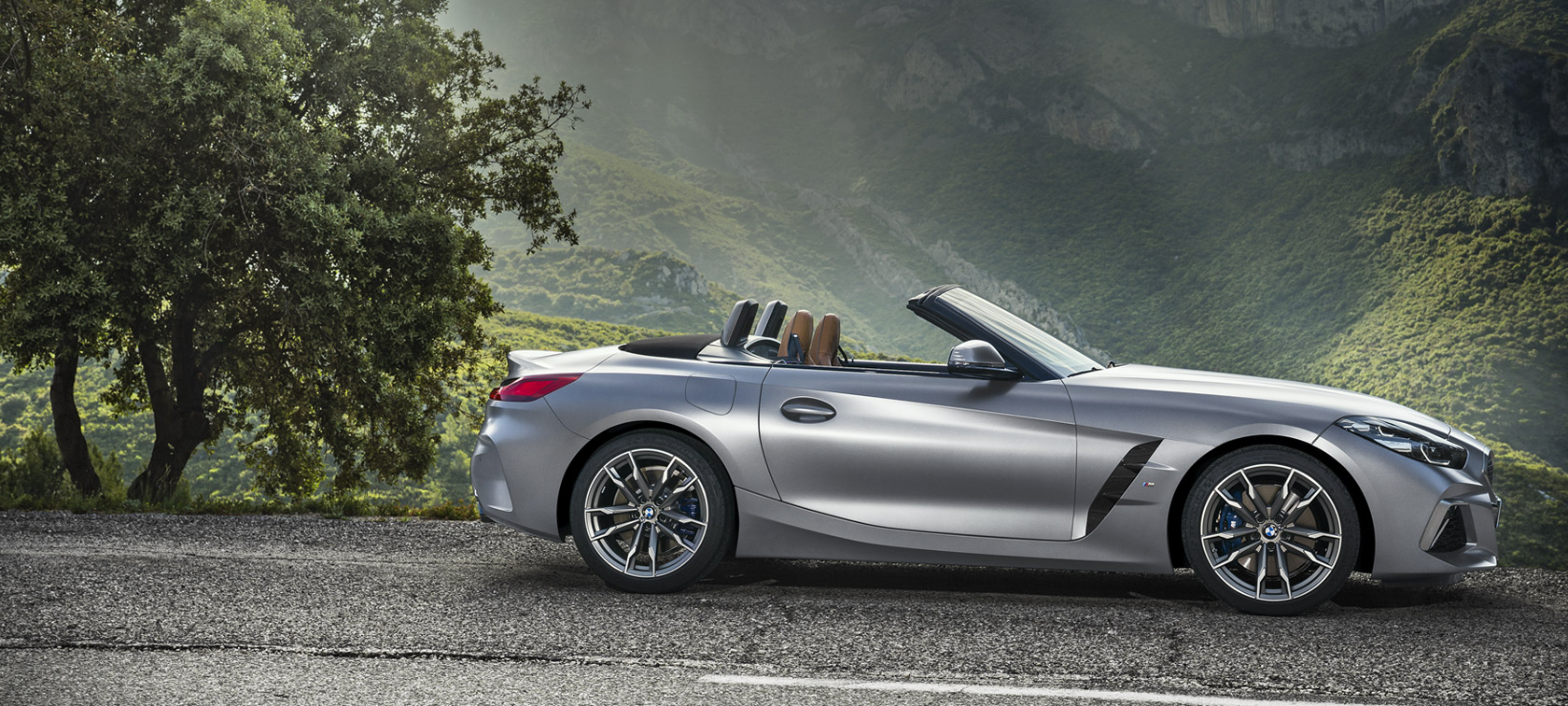BMW Z4 M40i Roadster G29 side view BMW Z4 M40i Roadster G29 side view