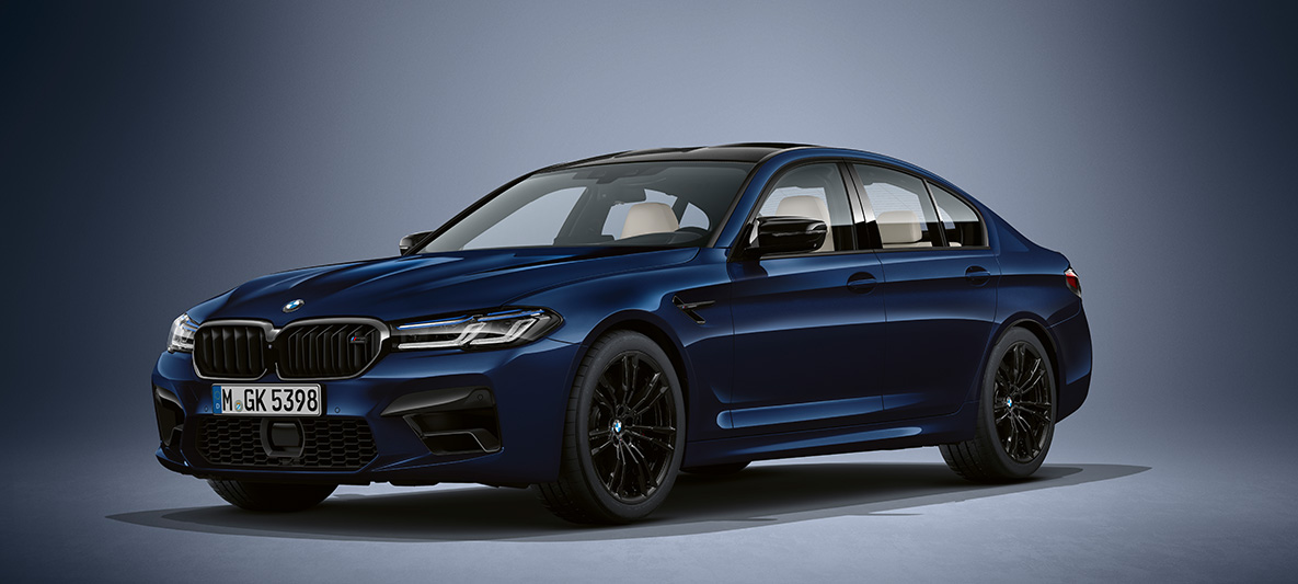 BMW Individual BMW M5 Sedan F90 2020 Tanzanite Blue metallic BMW Individual BMW M5 Sedan F90 LCI Facelift 2020 Tanzanite Blue metallic three-quarter front view