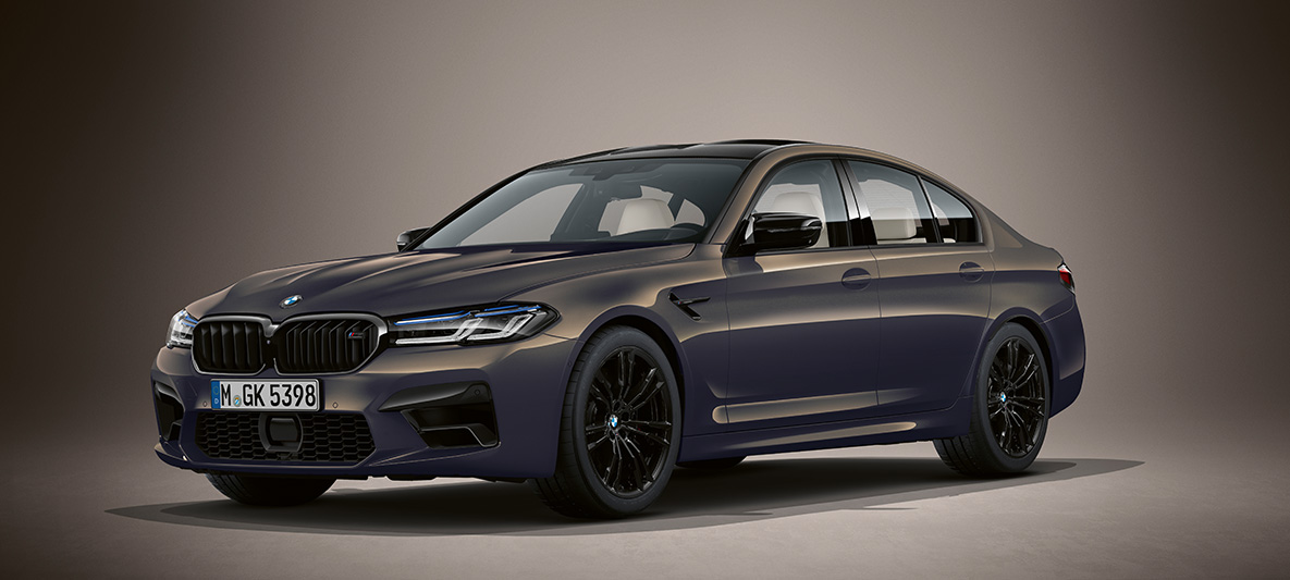BMW Individual BMW M5 Sedan F90 2020 Alvite Grey metallic BMW Individual BMW M5 Sedan F90 LCI Facelift 2020 Alvite Grey metallic three-quarter front view
