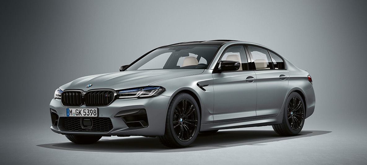 BMW Individual BMW M5 Sedan F90 2020 Frozen Bluestone metallic BMW Individual BMW M5 Sedan F90 LCI Facelift 2020 Frozen Bluestone metallic three-quarter front view