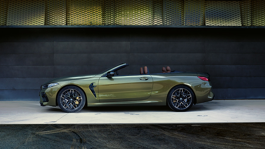 Technical data BMW M8 Competition Convertible F91 LCI Facelift 2022 BMW M8 Competition Convertible F91 LCI Facelift 2022 BMW Individual Brass metallic side view on stage technical data