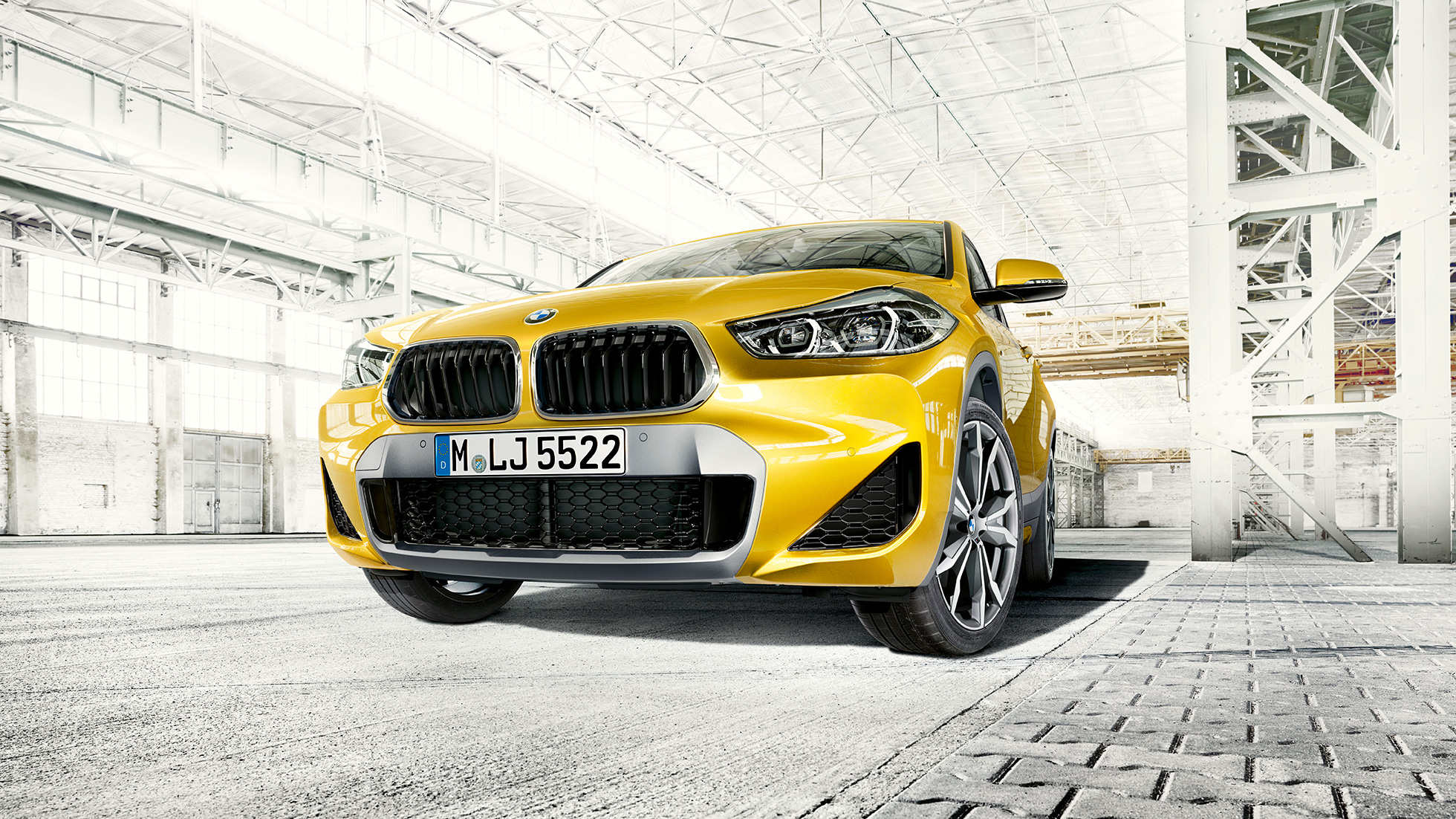 Double kidney BMW X2 F39 BMW X2 2020 F39 Brooklyn Grey three quarter front view Double kidney