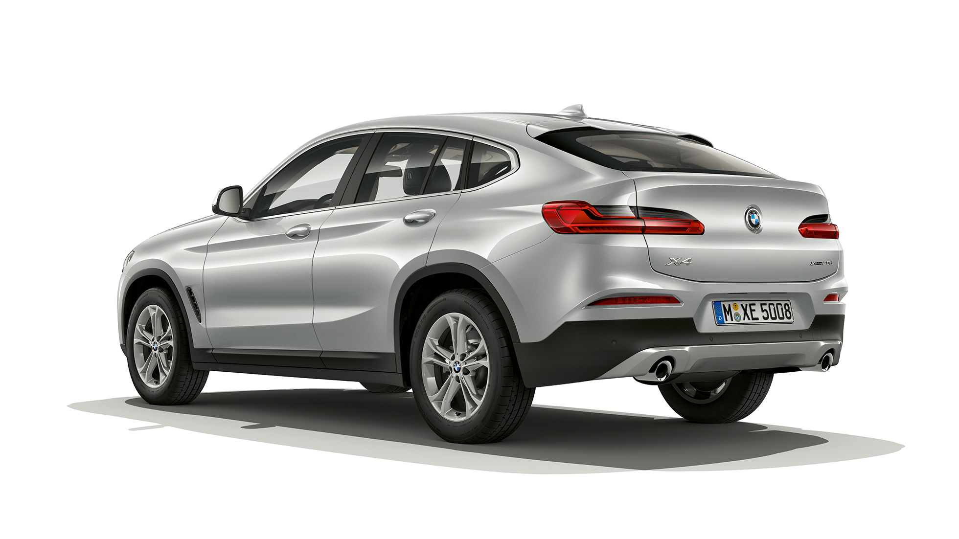 Three-quarter rear view BMW X4 Model Advantage BMW X4 xDrive20d Model Advantage G02 2018 Glacier Silver three-quarter rear view