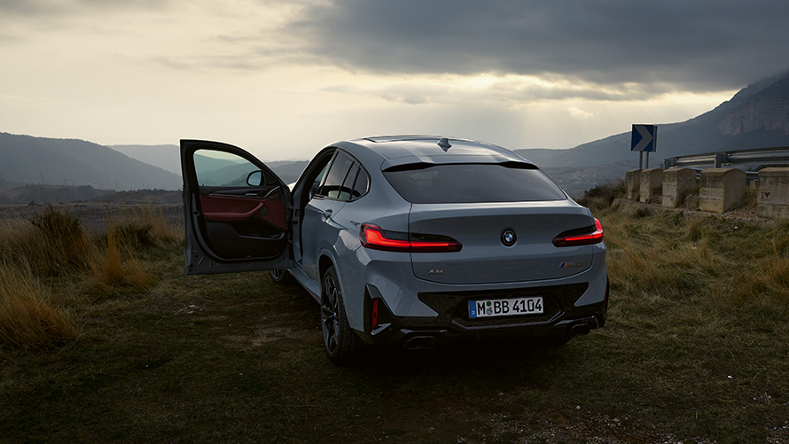 BMW X4 G02 Financial Services 2021 BMW X4 G02 Financial Services Brooklyn Grey three-quarter rear view standing 2021