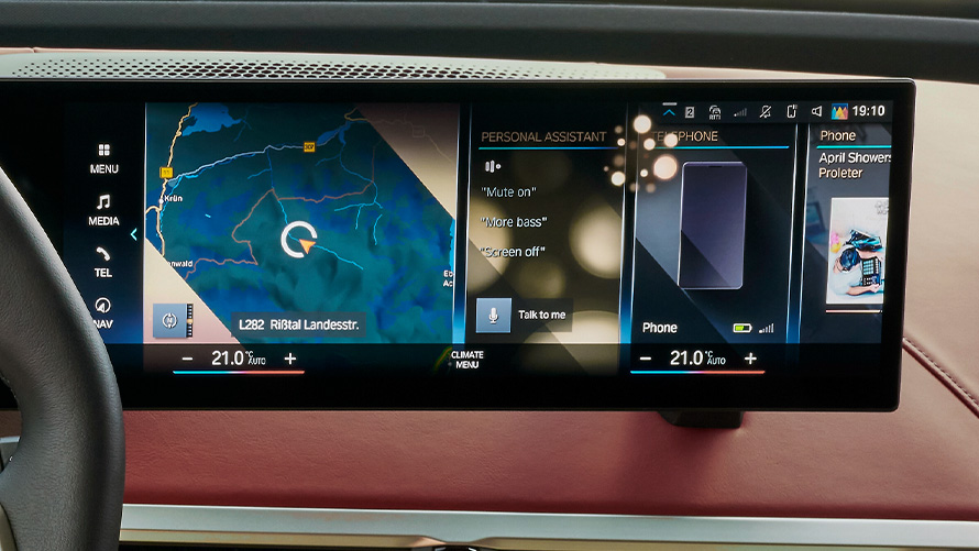 BMW Curved Display with BMW Intelligent Personal Assistant animation BMW Curved Display with BMW Intelligent Personal Assistant animation