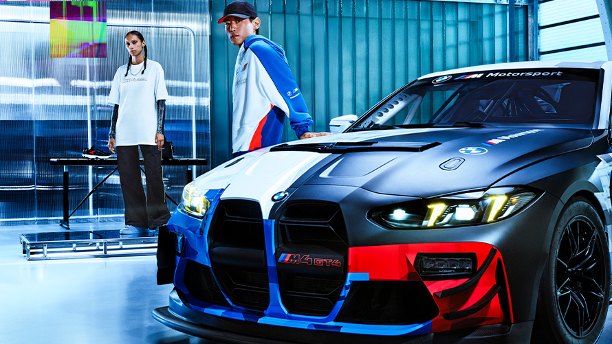 BMW Lifestyle Lookbook BMW E-Bike and BMW M Motorsport outfit