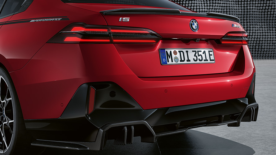 M Performance rear diffuser, aramid