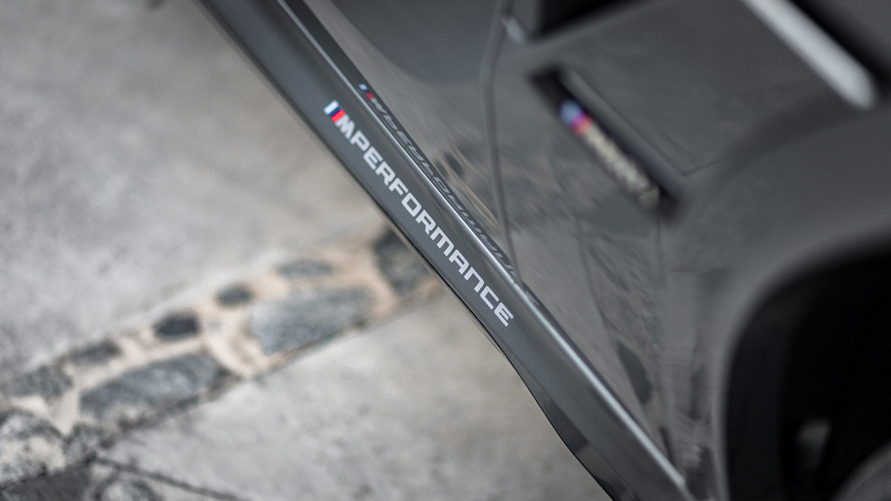 Carbon Side Skirts