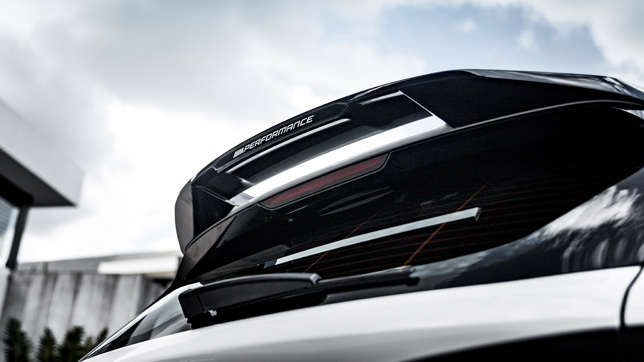 Black High Gloss M Performance Rear Flow-Through Spoiler Carbon