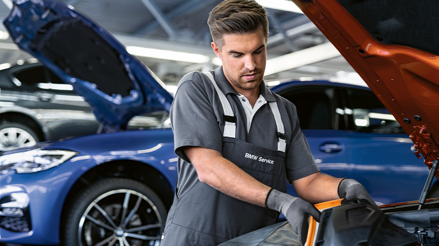 WHAT IS BMW SERVICE WITH PROACTIVE CARE ? 