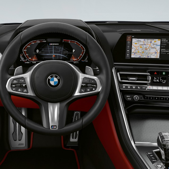 BMW M850i xDrive, Carbon Black metallic, Cockpit with M leather steering wheel. BMW M850i xDrive, Carbon Black metallic, Cockpit with M leather steering wheel.